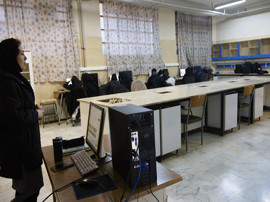 هنرستان فنی دختران